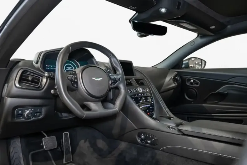 Aston Martin DB11 din 2020 cu 8.637 km - oferta AST112138 - foto 3