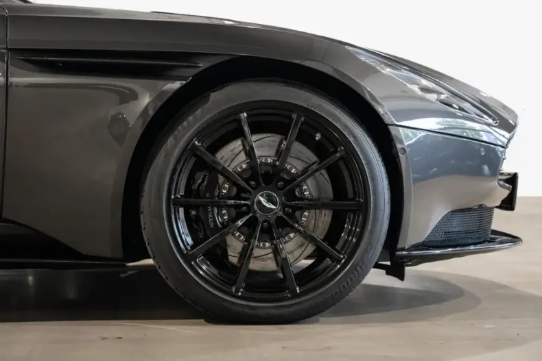 Aston Martin DB11 din 2020 cu 8.637 km - oferta AST112138 - foto 4