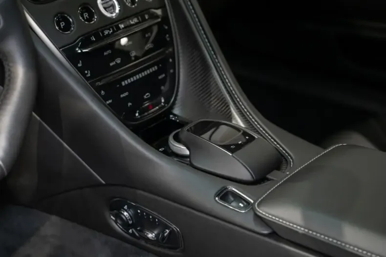 Aston Martin DB11 din 2020 cu 8.637 km - oferta AST112138 - foto 10