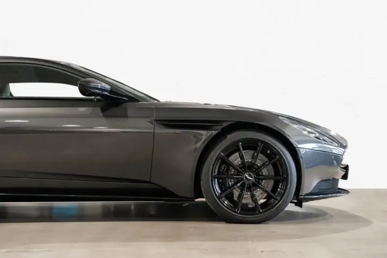 Aston Martin DB11 din 2020 cu 8.637 km - oferta AST112138 - foto 20