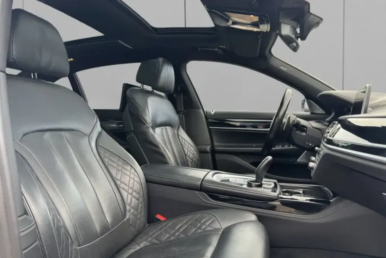 BMW 750 din 2022 cu 98.353 km - oferta BMW112148 - foto 5