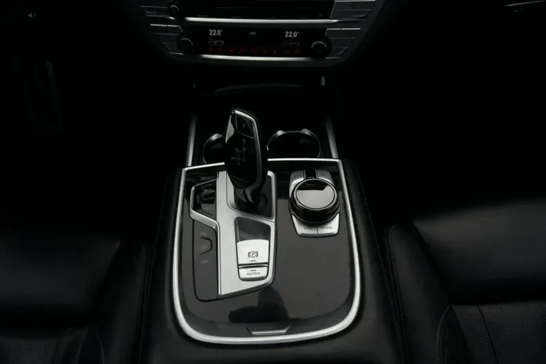 BMW 750 din 2022 cu 98.353 km - oferta BMW112148 - foto 11