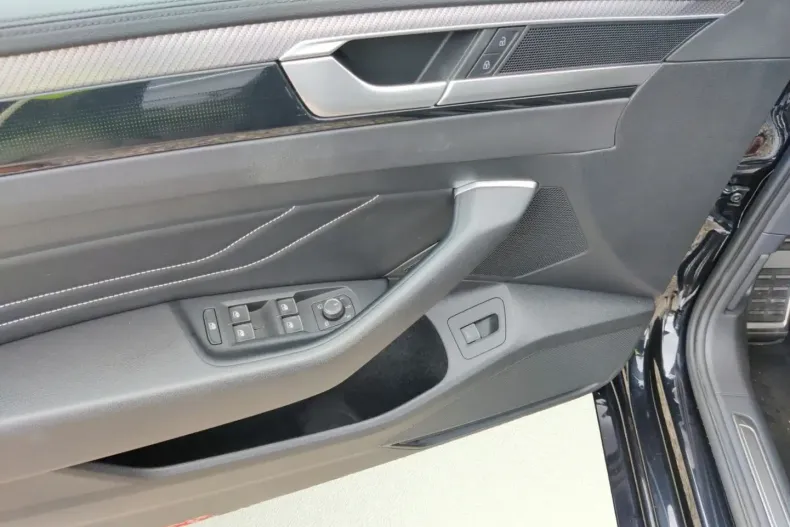 Volkswagen Arteon din 2024 cu 24.624 km - oferta VOL112149 - foto 9