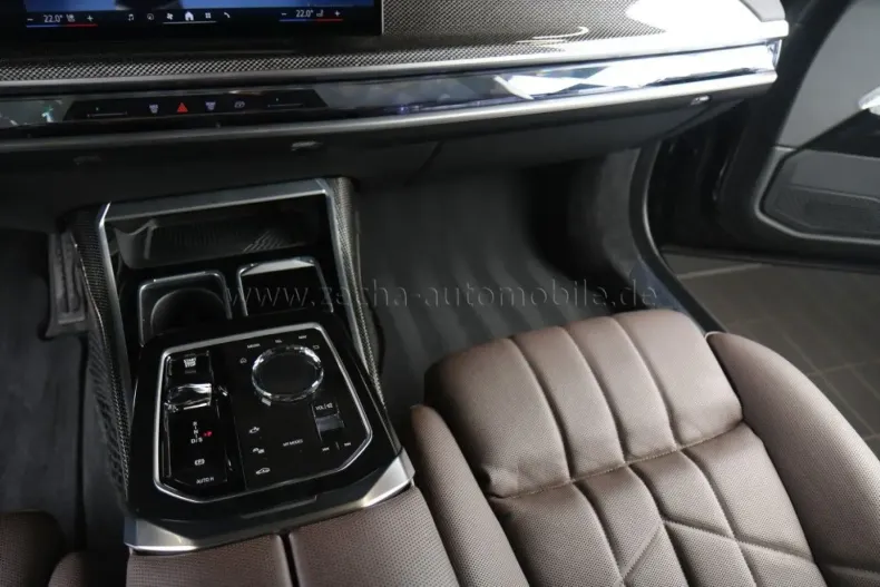 BMW 750 din 2024 cu 17.500 km - oferta BMW112155 - foto 9