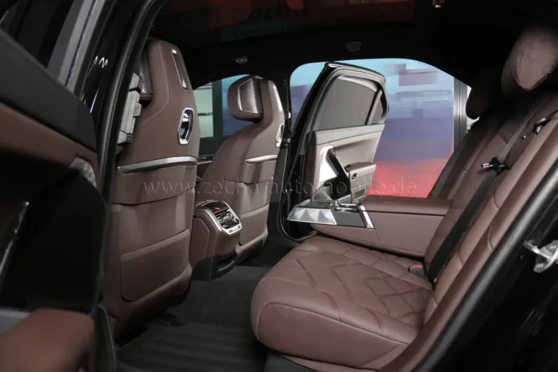 BMW 750 din 2024 cu 17.500 km - oferta BMW112155 - foto 16