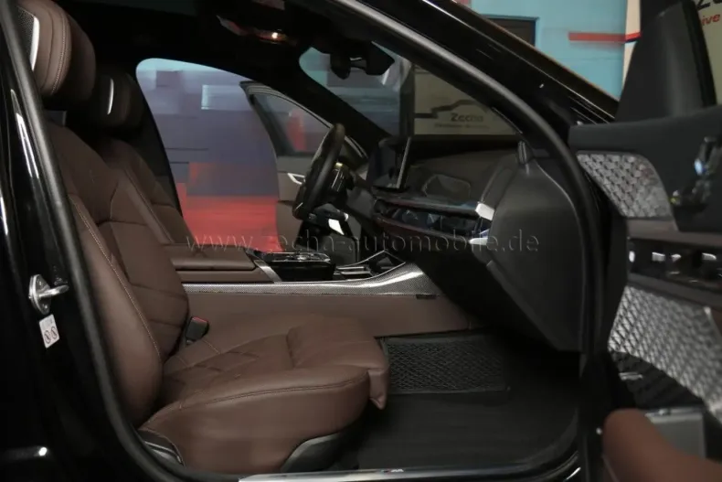 BMW 750 din 2024 cu 17.500 km - oferta BMW112155 - foto 19