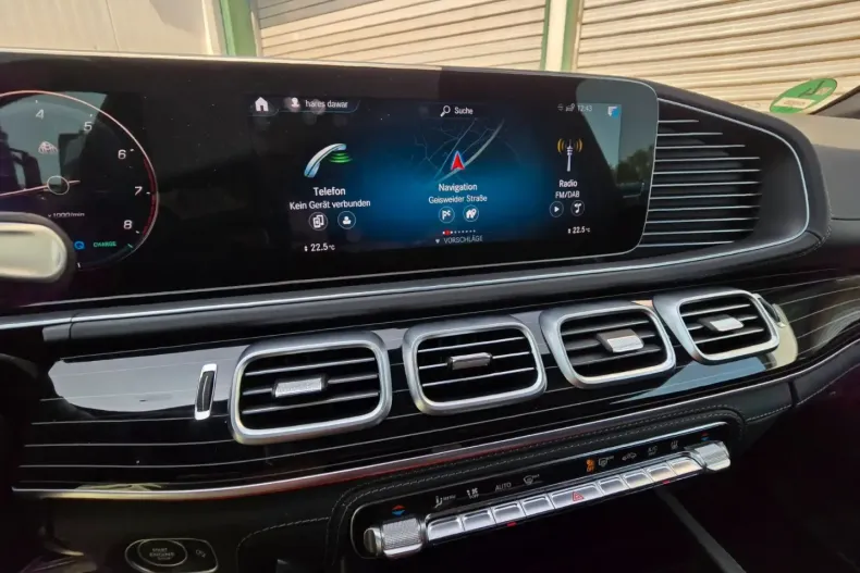 Mercedes-Benz GLS 600 din 2024 cu 11.000 km - oferta MER112160 - foto 5