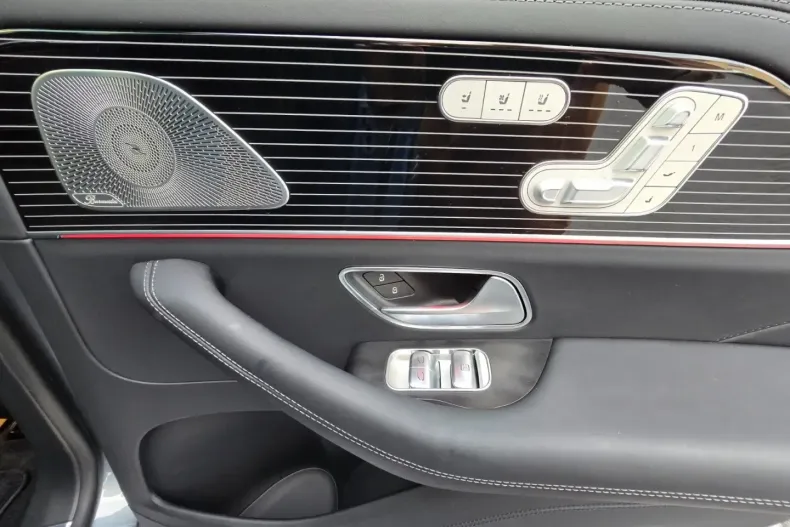 Mercedes-Benz GLS 600 din 2024 cu 11.000 km - oferta MER112160 - foto 19