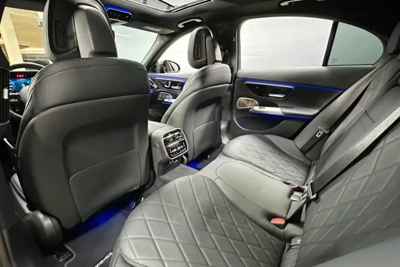 Mercedes-Benz E 300 din 2024 cu 4.463 km - oferta MER112166 - foto 10