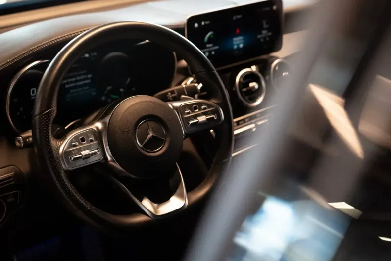 Mercedes-Benz GLC 300 din 2022 cu 20.300 km - oferta MER112167 - foto 10