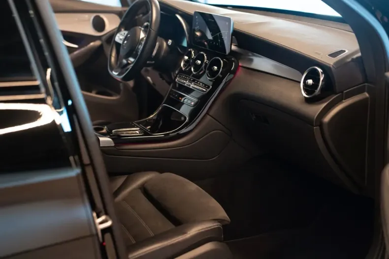 Mercedes-Benz GLC 300 din 2022 cu 20.300 km - oferta MER112167 - foto 12