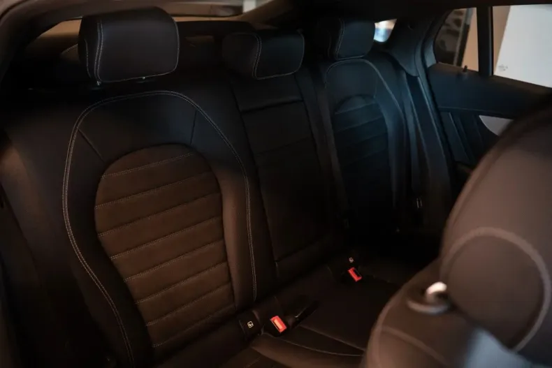 Mercedes-Benz GLC 300 din 2022 cu 20.300 km - oferta MER112167 - foto 14