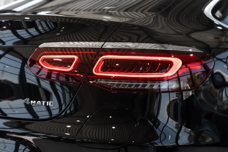 Mercedes-Benz GLC 300 din 2022 cu 33.432 km - oferta MER112170 - foto 9