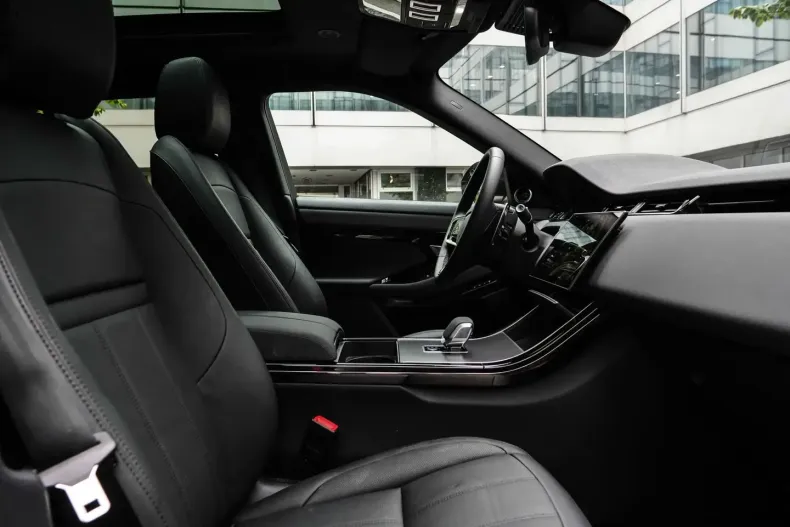 Land Rover Range Rover Evoque din 2024 cu 10.500 km - oferta LAN112176 - foto 3