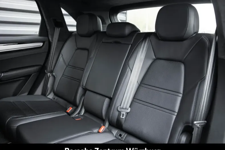 Porsche Cayenne din 2022 cu 61.900 km - oferta POR112177 - foto 34