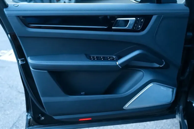 Porsche Cayenne din 2022 cu 32.300 km - oferta POR112184 - foto 10