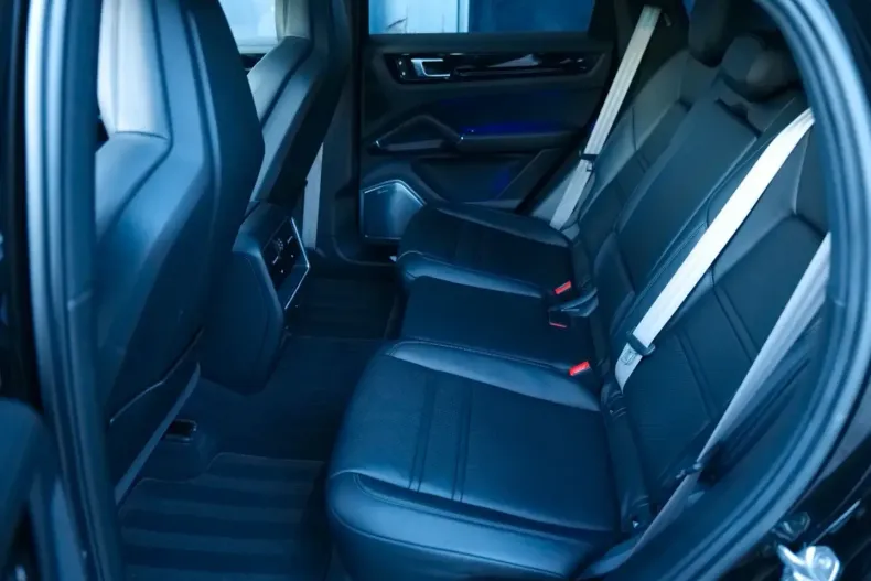 Porsche Cayenne din 2022 cu 32.300 km - oferta POR112184 - foto 24