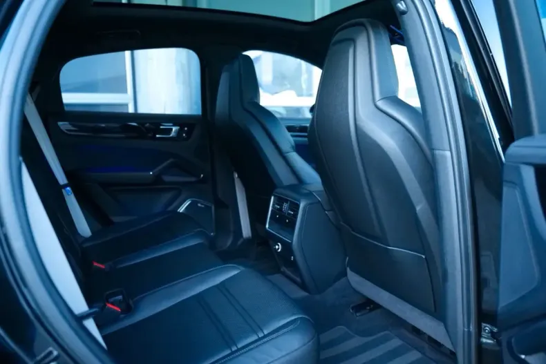 Porsche Cayenne din 2022 cu 32.300 km - oferta POR112184 - foto 25