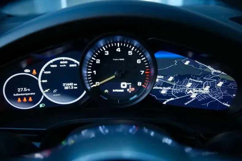 Porsche Cayenne din 2022 cu 32.300 km - oferta POR112184 - foto 31