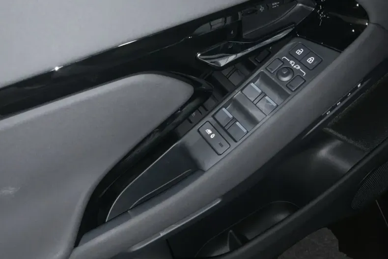 Land Rover Range Rover Evoque din 2024 cu 18.315 km - oferta LAN112190 - foto 18