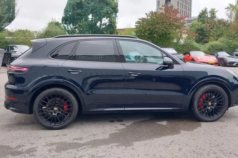Porsche Cayenne din 2022 cu 59.644 km - oferta POR112204 - foto 7