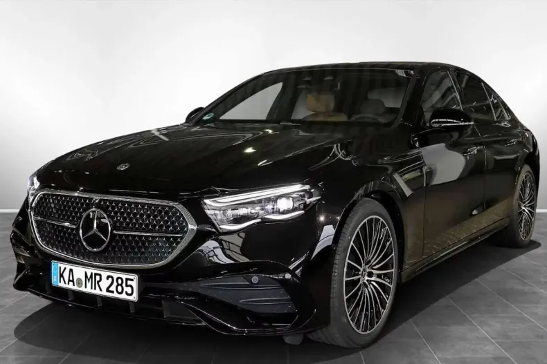 Mercedes-Benz E 300 din 2025 cu 10.000 km - oferta MER112215 - foto 1