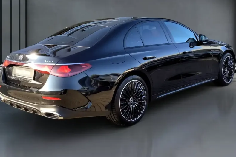 Mercedes-Benz E 300 din 2024 cu 17.226 km - oferta MER112224 - foto 3