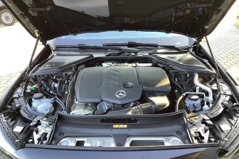 Mercedes-Benz E 300 din 2024 cu 17.226 km - oferta MER112224 - foto 5