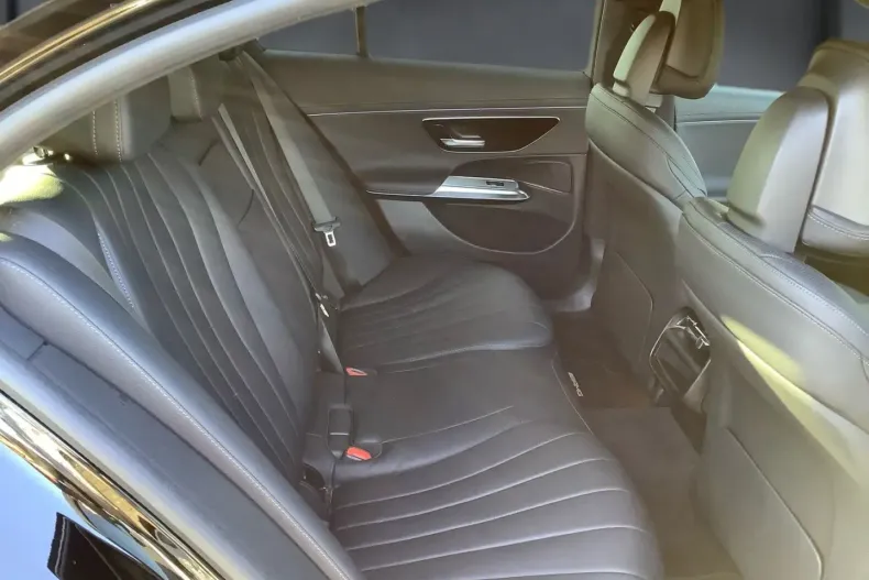 Mercedes-Benz E 300 din 2024 cu 17.226 km - oferta MER112224 - foto 12