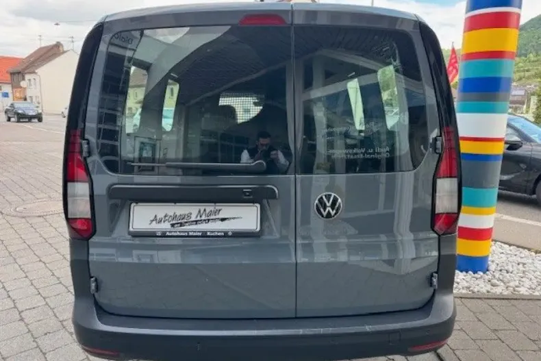 Volkswagen Caddy Maxi din 2023 cu 8.980 km - oferta VOL112225 - foto 3