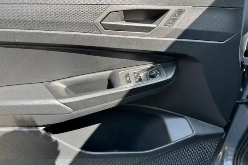 Volkswagen Caddy Maxi din 2023 cu 8.980 km - oferta VOL112225 - foto 9