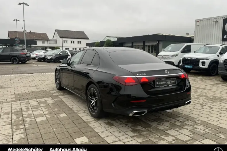 Mercedes-Benz E 200 din 2023 cu 44.938 km - oferta MER112233 - foto 3