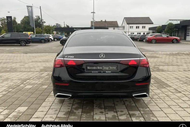 Mercedes-Benz E 200 din 2023 cu 44.938 km - oferta MER112233 - foto 4