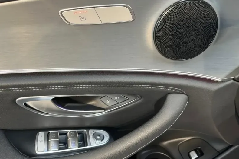 Mercedes-Benz E 300 din 2023 cu 38.355 km - oferta MER112235 - foto 15