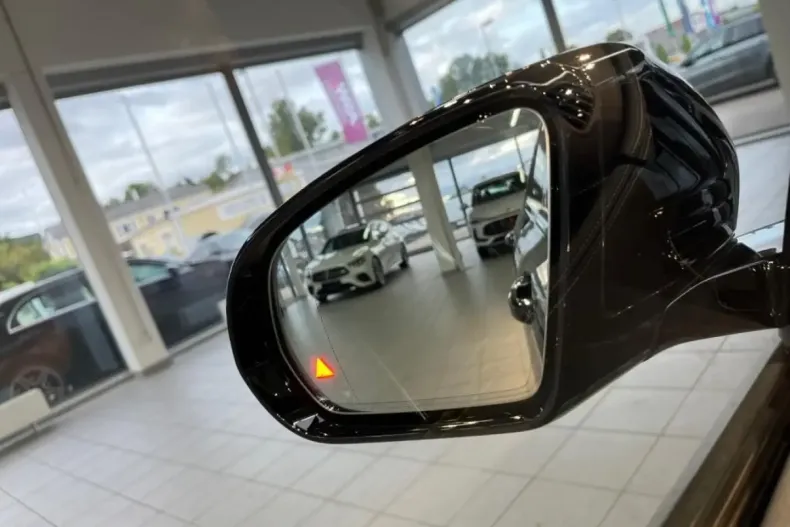 Mercedes-Benz E 300 din 2023 cu 38.355 km - oferta MER112235 - foto 16