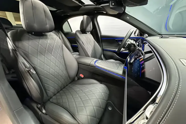 Mercedes-Benz E 300 din 2024 cu 4.463 km - oferta MER112254 - foto 5