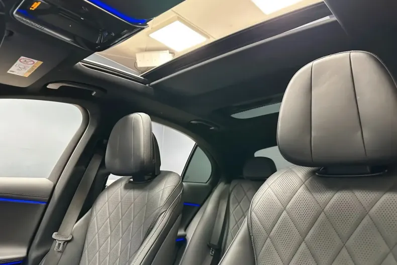 Mercedes-Benz E 300 din 2024 cu 4.463 km - oferta MER112254 - foto 8