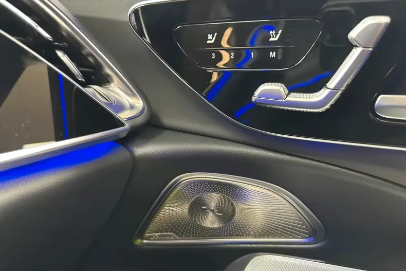 Mercedes-Benz E 300 din 2024 cu 4.463 km - oferta MER112254 - foto 10