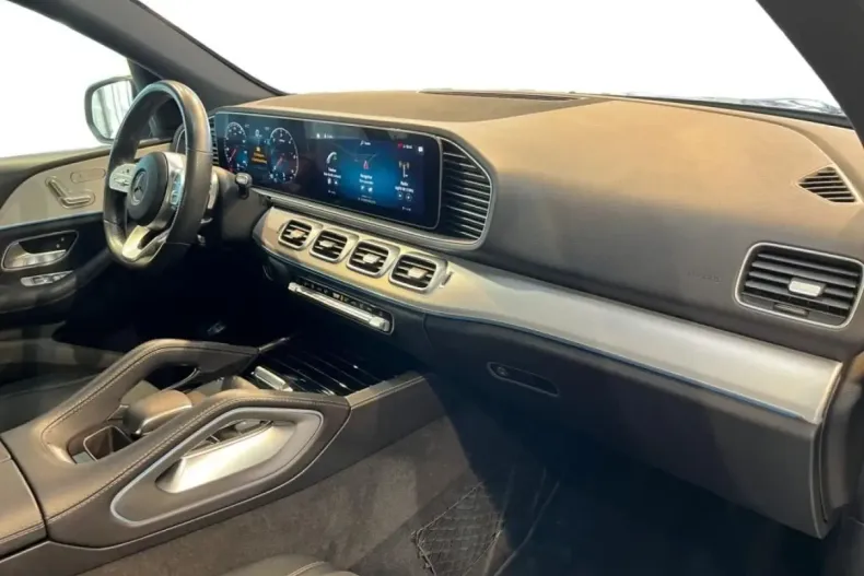 Mercedes-Benz GLE 300 din 2020 cu 65.108 km - oferta MER112262 - foto 4