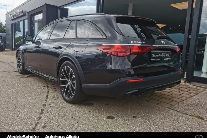 Mercedes-Benz E 300 din 2024 cu 27.935 km - oferta MER112296 - foto 3