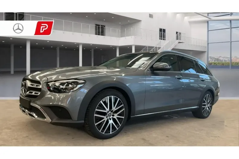 Mercedes-Benz E 220 din 2022 cu 45.495 km - oferta MER112300 - foto 2