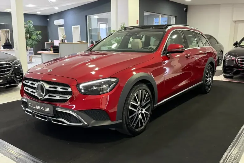 Mercedes-Benz E 220 din 2022 cu 56.331 km - oferta MER112301 - foto 2