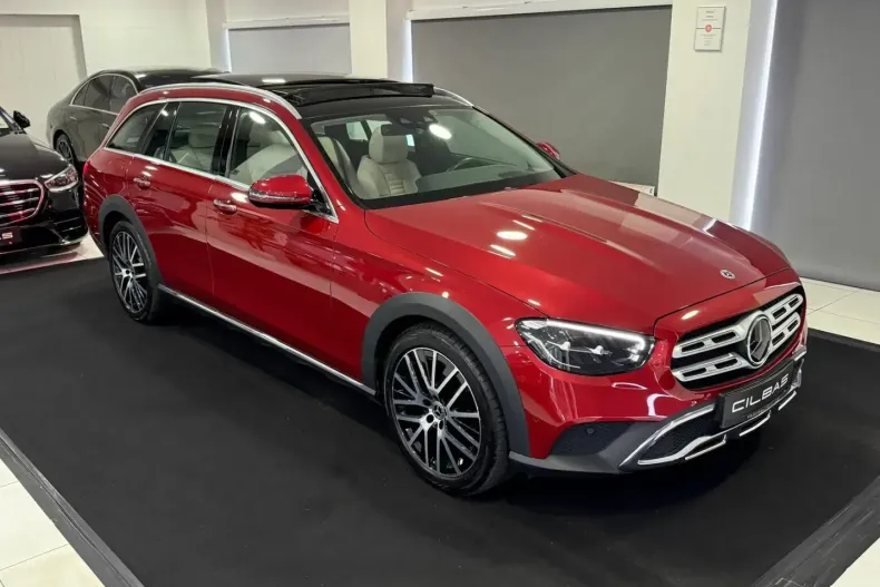 Mercedes-Benz E 220 din 2022 cu 56.331 km - oferta MER112301 - foto 4