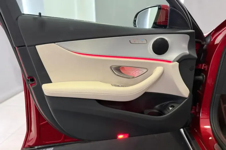 Mercedes-Benz E 220 din 2022 cu 56.331 km - oferta MER112301 - foto 12