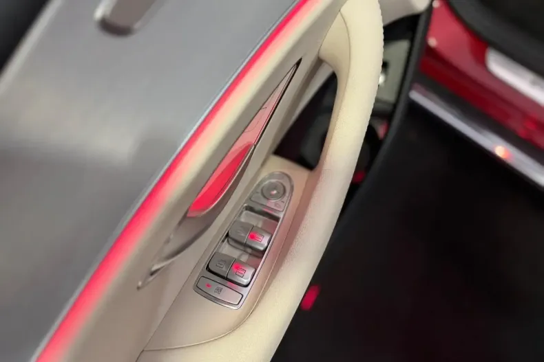 Mercedes-Benz E 220 din 2022 cu 56.331 km - oferta MER112301 - foto 13