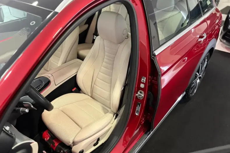 Mercedes-Benz E 220 din 2022 cu 56.331 km - oferta MER112301 - foto 19