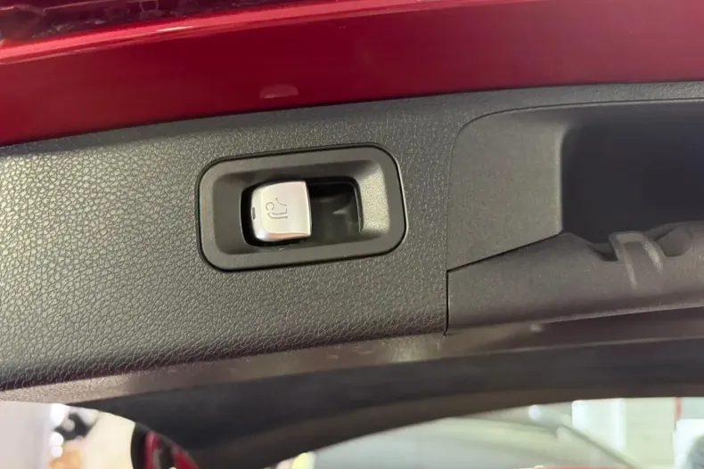 Mercedes-Benz E 220 din 2022 cu 56.331 km - oferta MER112301 - foto 20