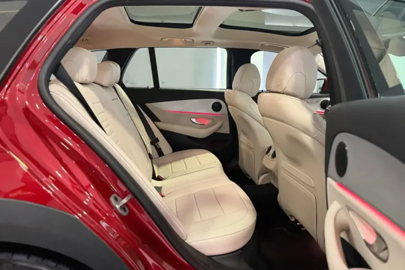 Mercedes-Benz E 220 din 2022 cu 56.331 km - oferta MER112301 - foto 23