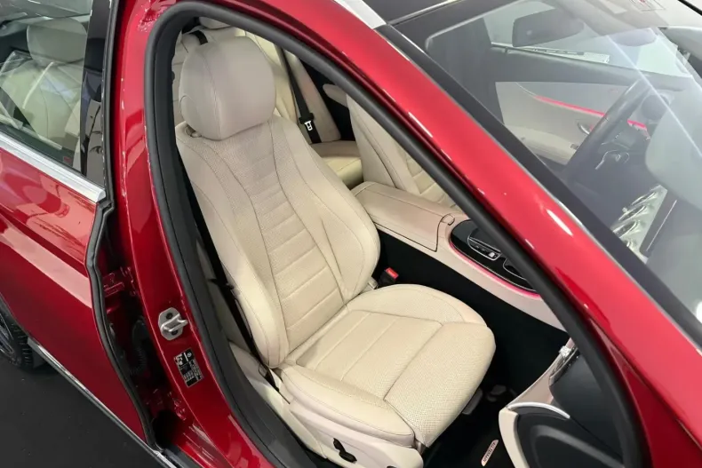 Mercedes-Benz E 220 din 2022 cu 56.331 km - oferta MER112301 - foto 26