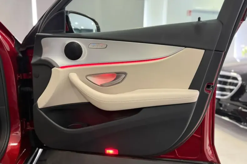 Mercedes-Benz E 220 din 2022 cu 56.331 km - oferta MER112301 - foto 28